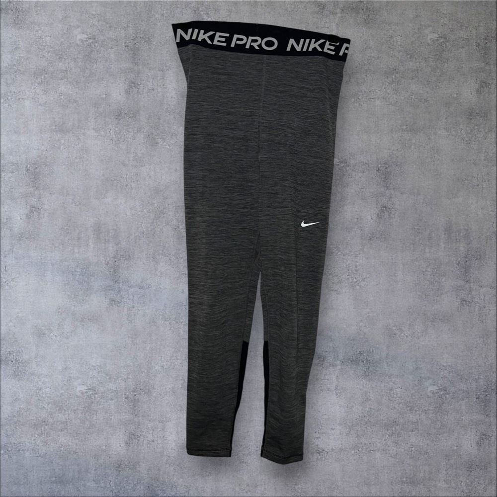 Nike Gray‎ Leggings with Elastic Waistband and Full-Length Fit